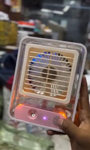 Rechargeable Battery Operated Mini USB Fan With Mist Water